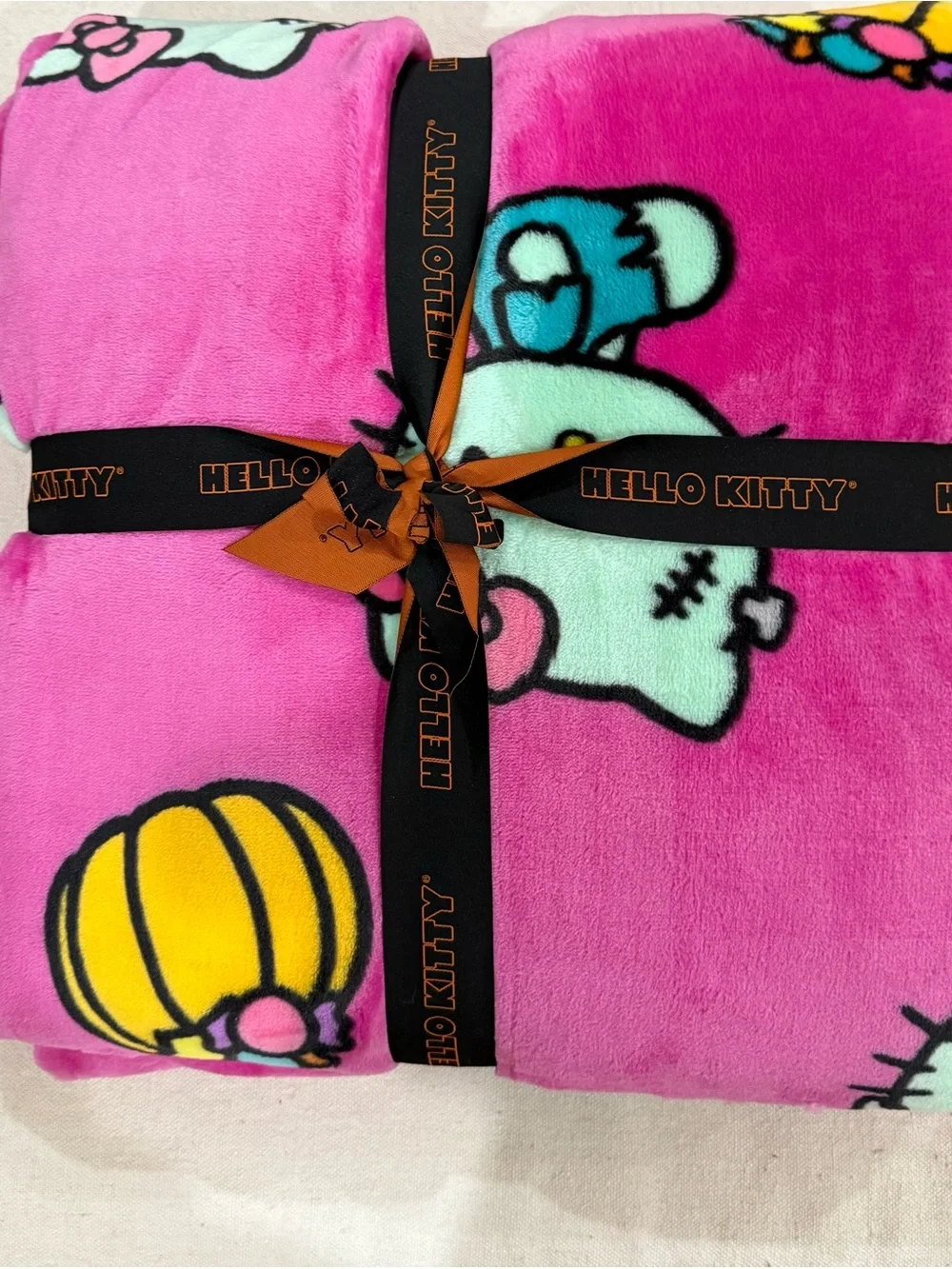 Hello Kitty Frankie halloween blanket